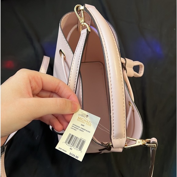 Small Michael Kors pink crossbody - Picture 2 of 2
